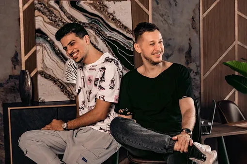 Шоу в Азии, защита диплома фокусами, отношения на расстоянии: 7 фактов об иллюзионистах Mark&Artak Шоу в Азии, защита диплома фокусами, отношения на расстоянии: 7 фактов об иллюзионистах Mark&Artak