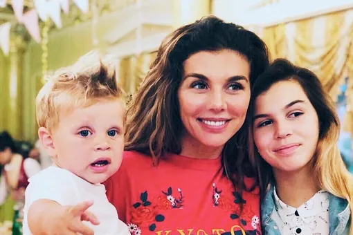 Бывший муж Анны Седоковой хочет забрать дочь из-за предполагаемых измен певицы Бывший муж Анны Седоковой хочет забрать дочь из-за предполагаемых измен певицы