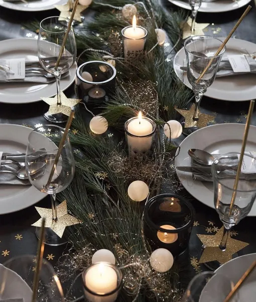 Дорожка из лапника на новогодний стол