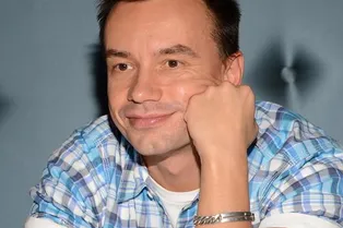 «Копия папы»: как выглядит внебрачный сын солиста «Дискотеки аварии» Серова