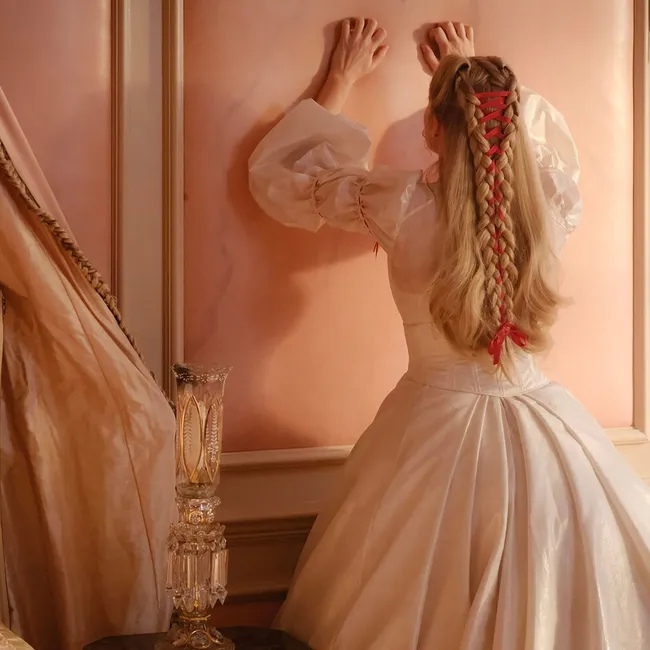 10 интригующих спален из кино: «Грозовой перевал», «Моя вина» и другие фильмы с красивыми интерьерами