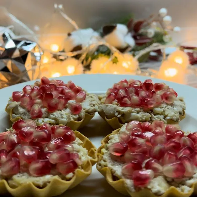 Новогодняя закуска с гранатом: гости будут в восторге