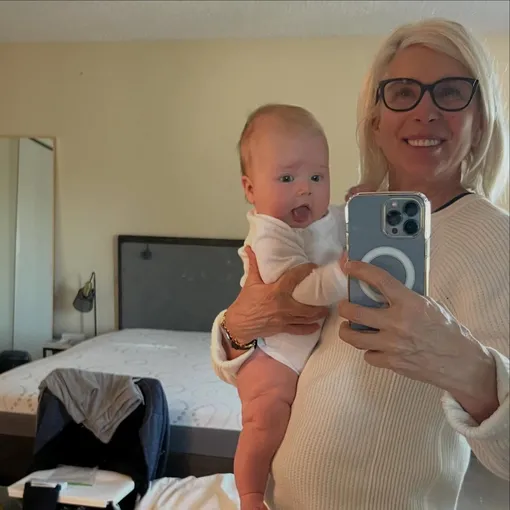 Алена Свиридова с внучкой Изабеллой Алена Свиридова с внучкой Изабеллой