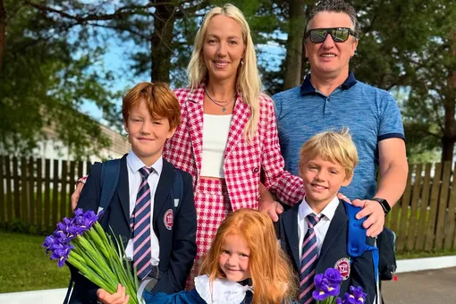 Маликов, Лазарев, Барановская и ещё 12 звёзд, которые отвели детей в школу: лучшие фото дня Маликов, Лазарев, Барановская и ещё 12 звёзд, которые отвели детей в школу: лучшие фото дня