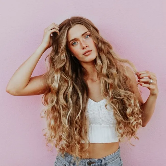 Техника фолояж: в чём отличие от балаяжа и кому подойдёт