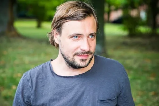 «Не могу быть строгим папой»: Евгений Цыганов о воспитании восьмерых детей «Не могу быть строгим папой»: Евгений Цыганов о воспитании восьмерых детей