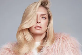 Вера Брежнева сделала сюрприз дочери на ее 18-летие. Видео