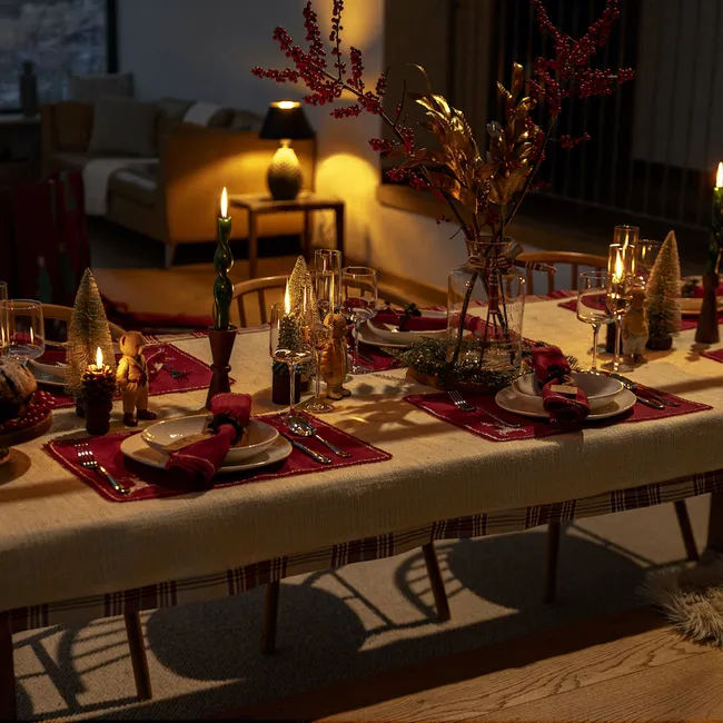 Освоит даже новичок: 7 простых правил сервировки стола на Новый год, с которыми справятся все