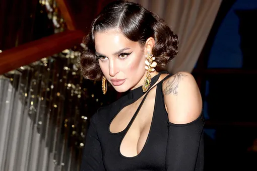 «Какая глупая смерть – задохнуться от слёз»: в пятом сезоне шоу «Маска» победила певица Seville «Какая глупая смерть – задохнуться от слёз»: в пятом сезоне шоу «Маска» победила певица Seville