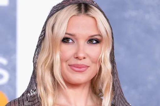 Примерит купальник: звезда «Очень странных дел» Милли Бобби Браун сыграет гимнастку Келли Страг Примерит купальник: звезда «Очень странных дел» Милли Бобби Браун сыграет гимнастку Келли Страг