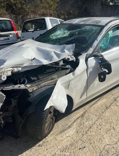 Разбитая машина Лены Лениной