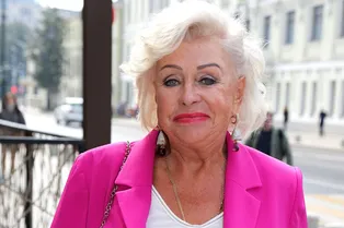 «Для меня это удар в голову!». Вдове Николая Караченцова грозит лишение свободы