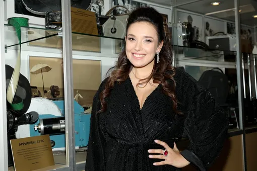 «Как же он на тебя смотрит»: звезда «Холопа» Ольга Дибцева показала мужа «Как же он на тебя смотрит»: звезда «Холопа» Ольга Дибцева показала мужа