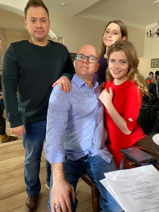 Алина на съёмках сериала «СашаТаня»