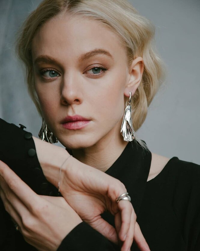 Хошайым порно онлайн видео Йогамен айналысатын ерлердің жалаңаш фотосуреттері