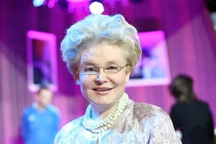 «Мои король Артур и князь Игорь»: Елена Малышева поделилась трогательным снимком внуков