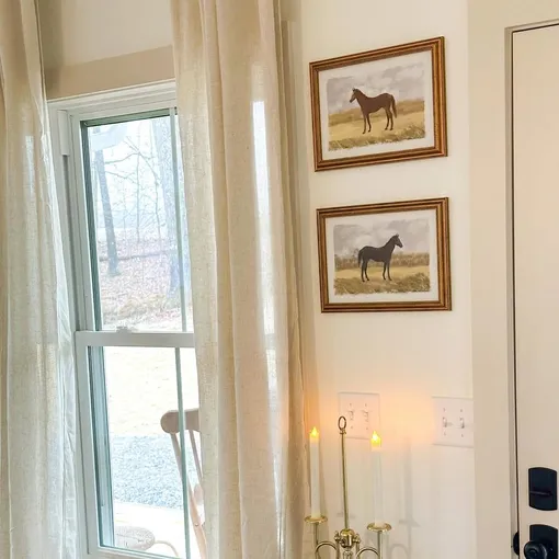 Декор с лошадью служит оберегом в год Огненной Лошади, например, фигурки или картины. Они привлекут гармонию и благополучие. Декор с лошадью служит оберегом в год Огненной Лошади, например, фигурки или картины. Они привлекут гармонию и благополучие.