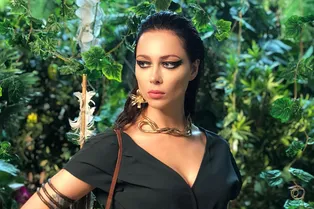 «Чистое, красивое лицо»: Настасья Самбурская выложила фото без макияжа