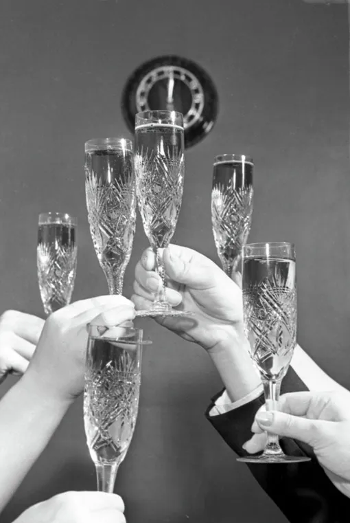 Что обязательно было на столе в Новый год в СССР Что обязательно было на столе в Новый год в СССР