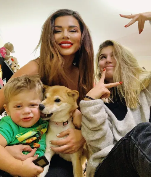 анна седокова с сыном и дочерью алиной фото анна седокова с сыном и дочерью алиной фото