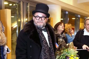 Ведущий «Модного приговора» Александр Васильев показал фото себя в молодости Ведущий «Модного приговора» Александр Васильев показал фото себя в молодости