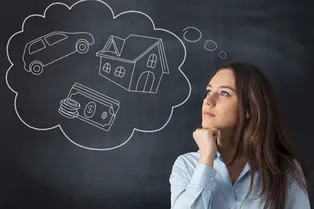 Внутри меня живет установка, что дорого — это «с жиру бесятся». Но нет. Деньги — это свобода