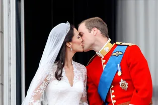 Уволившаяся из модного Дома Alexander McQueen дизайнер раскрыла секреты свадебного платья Кейт Миддлтон