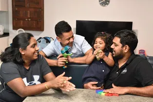 Сингапурец решился на 10-часовую операцию ради девочки, которую никогда не видел