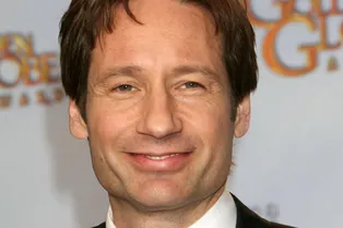 Дэвиду Духовны стукнуло 65. За что мы до сих пор любим «Секретные материалы»?