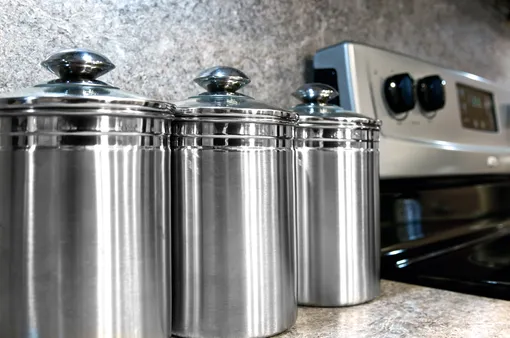 18 вещей, которые нельзя ставить у плиты, фото