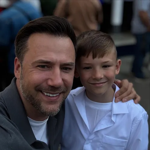 Иван Жидков с сыном Степаном Иван Жидков с сыном Степаном