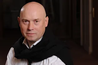 Виктор Сухоруков боится не вернуться на сцену после перелома