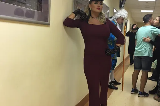 Анна Семенович перевоплотилась в Анну Каренину Анна Семенович перевоплотилась в Анну Каренину