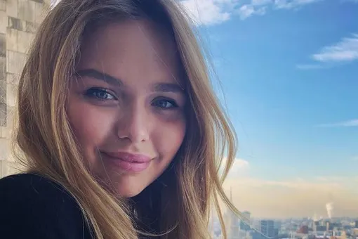 «Как будто у мамы своей платье украла»: Стефания Маликова показала новый наряд «Как будто у мамы своей платье украла»: Стефания Маликова показала новый наряд