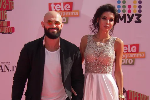 Торт падал специально, а платья похудевшей Самойловой ушивали: организатор о второй свадьбе Джигана и Самойловой Торт падал специально, а платья похудевшей Самойловой ушивали: организатор о второй свадьбе Джигана и Самойловой