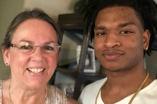 Бабушка случайно пригласила незнакомца на ужин — и вот чем это закончилось