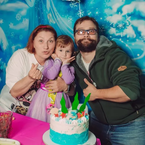 Роза Сябитова с внучкой в день рождения Мирославы Роза Сябитова с внучкой в день рождения Мирославы