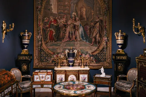 Ограбление века: из Лувра украли драгоценности на миллионы евро Ограбление века: из Лувра украли драгоценности на миллионы евро