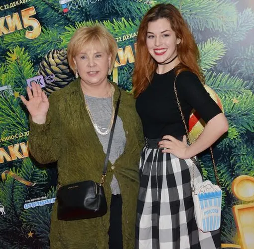 Татьяна Догилева с дочерью Татьяна Догилева с дочерью