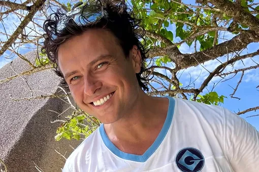 В новом сезоне шоу «Прятки» Прохор Шаляпин предстал без штанов