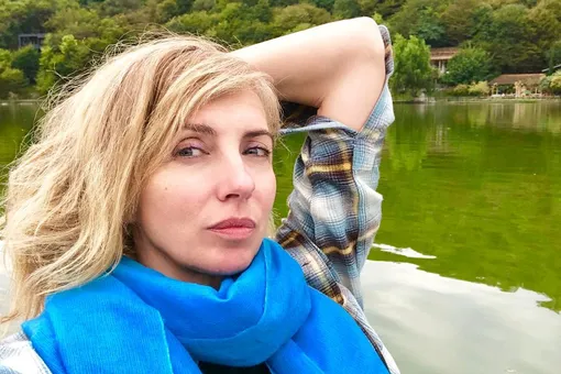 «Озорная девчонка»: 49-летняя Светлана Бондарчук покорила подписчиков снимком на мотоцикле «Озорная девчонка»: 49-летняя Светлана Бондарчук покорила подписчиков снимком на мотоцикле