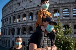 «Мы увидели свет в конце тоннеля»: врачи в Италии заявили, что эпидемия пошла на спад «Мы увидели свет в конце тоннеля»: врачи в Италии заявили, что эпидемия пошла на спад