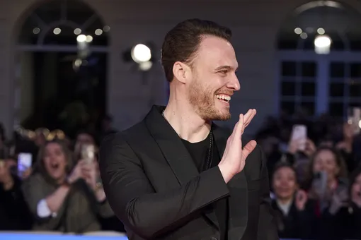 Звезда сериала «Постучи в мою дверь» поужинал с признанным испанским красавцем Антонио Бандерасом