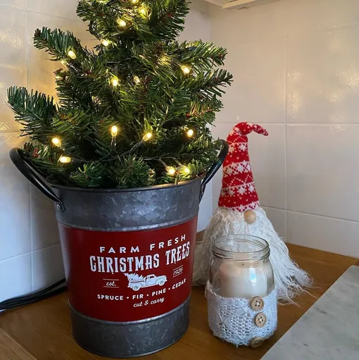 Мини-елка — отлично подойдет для украшения дома к Новому 2026 году Мини-елка — отлично подойдет для украшения дома к Новому 2026 году