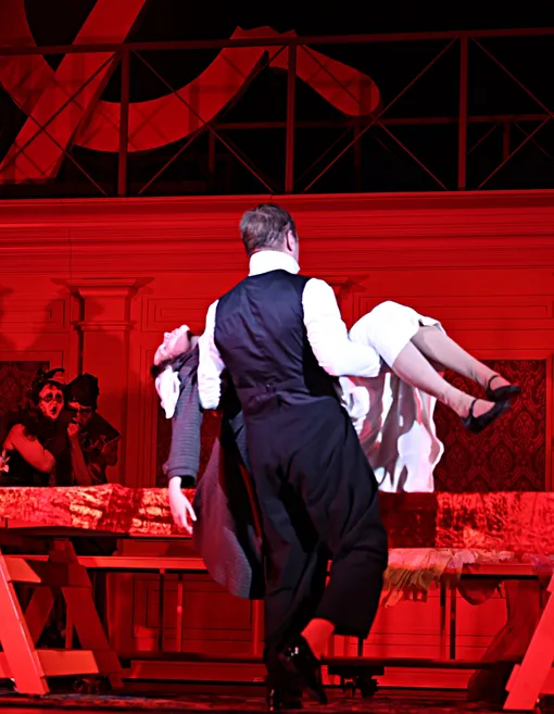 С Дарьей Балабановой в спектакле «Щастье» С Дарьей Балабановой в спектакле «Щастье»