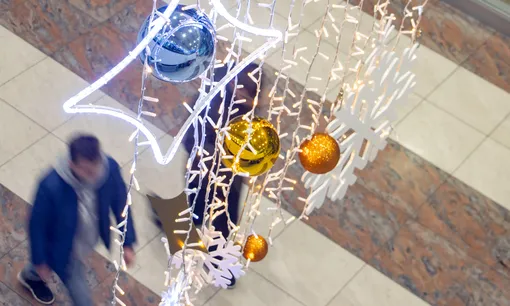 Как украсить подъезд к Новому году, чтобы не получить штраф Как украсить подъезд к Новому году, чтобы не получить штраф