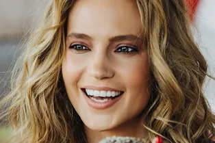 Певица Глюкоза показала своего пса, и он огромный!