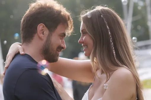 Агата Муцениеце и Пётр Дранга провели гендер-пати: кто родится у пары Агата Муцениеце и Пётр Дранга провели гендер-пати: кто родится у пары