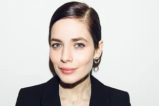 «Была толстой и всем нравилась»: Юлия Снигирь поделилась редким архивным фото