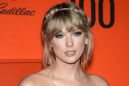 «Винтажное очарование и современный минимализм»: сколько стоит помолвочное кольцо Тейлор Свифт